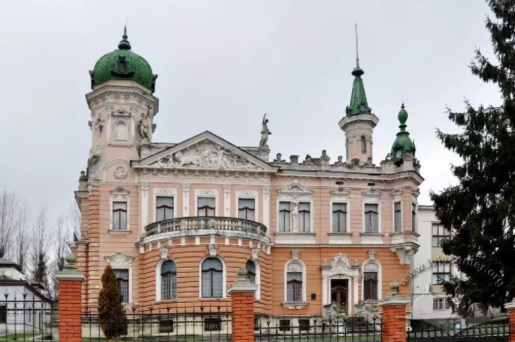 Повний список музеїв Львова з адресами