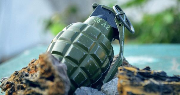 "Львівська двірничка виявила небезпечну знахідку: гранату біля смітника на вулицях стародавнього міста".