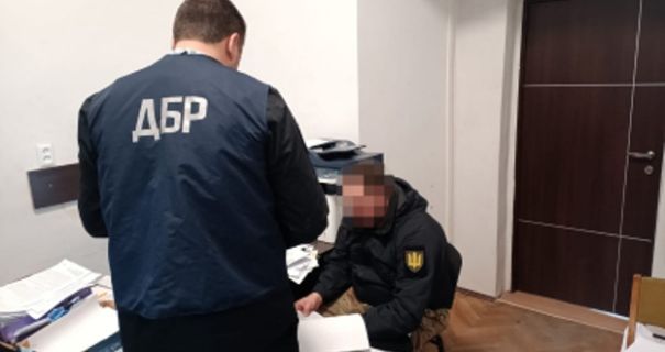 Львівська прокуратура обвинувачує працівника ТЦК у побитті чоловіка під час перевірки документів