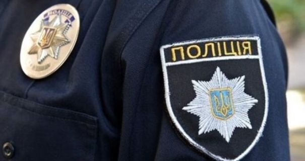 На Львівщині 24-річна дівчина оформила кредити на померлого вітчима, збудувавши схему для незаконного збагачення.
