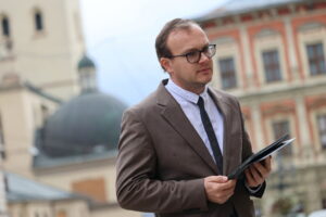 Фейкова перевірка Москаленка: таємниця львівських укриттів, де варяти продовжують грати у свою небезпечну гру.