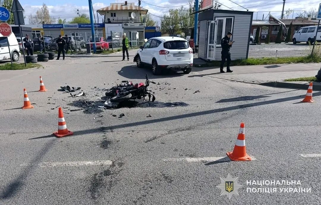 Жахлива ДТП у Львові: згоріло кілька автомобілів, є постраждалі. Шокуючі фото та відео з місця події.