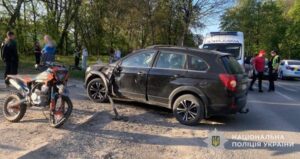 На Львівщині підліток-водій потрапив у ДТП на мотоциклі: 12-річний хлопчик та його пасажир госпіталізовані.