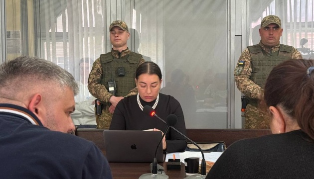 Адвокатка обвинуваченого у вбивстві Фаріон не з'явилася на ключове судове засідання, ставлячи під сумнів сумлінність її участі в гучному кримінальному процесі.