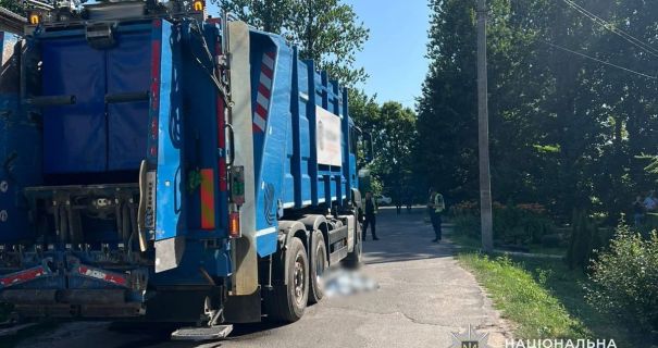 Трагедія на Львівщині: вантажівка позбавила життя пішохода в жахливій аварії
