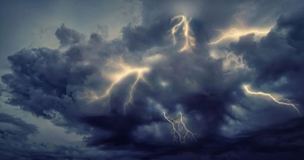 У Львові блискавка влучила в дитину: трагічний випадок, що змусив місто замислитись про безпеку