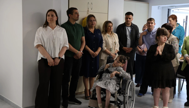 У Львові запрацював інклюзивний будинок для осіб з інвалідністю, що пропонує підтримуване проживання та допомогу в адаптації до самостійного життя.