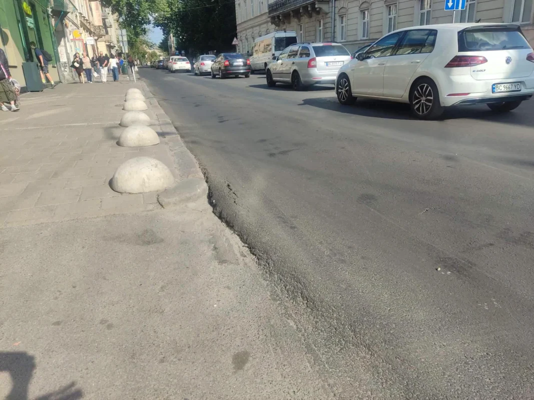 Потужна злива затопила Зелену вулицю у Львові: вражаючі кадри повені в серці міста (ФОТО)