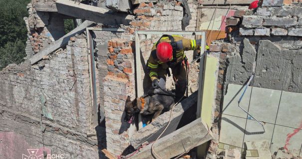 "Ракетний удар по Львову: з-під завалів витягли тіло загиблого, 37 людей отримали поранення різного ступеня тяжкості".