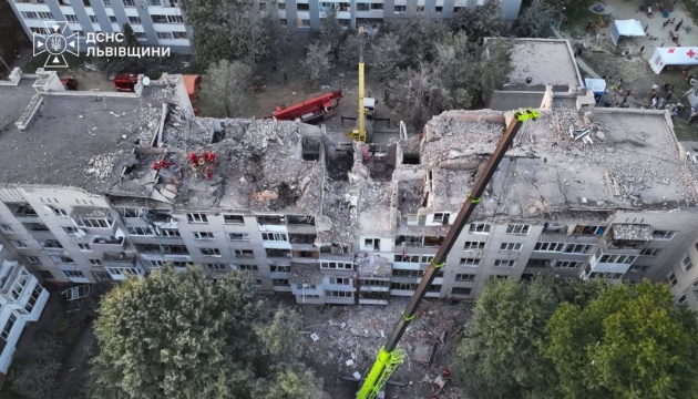 Тривога у Львові: ДСНС повідомляє про ймовірних двох осіб під завалами після ракетного удару