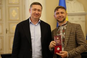 “Визнання таланту: Дрогобицький актор удостоєний почесного звання Заслуженого артиста України”.