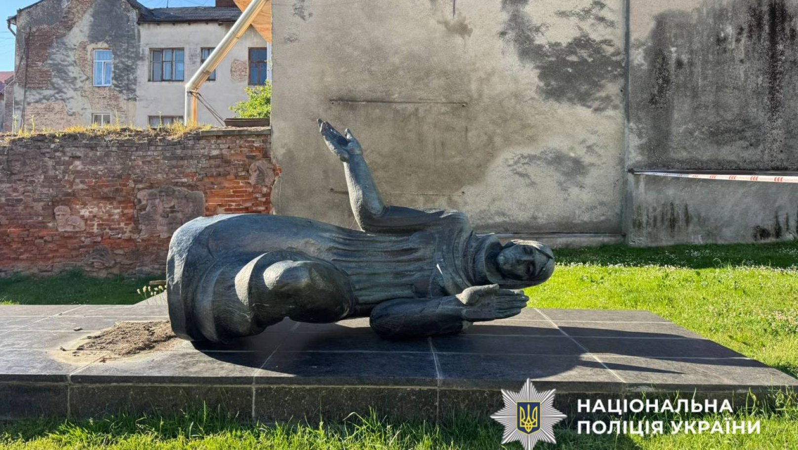 Мешканця Дрогобича засуджено до в'язниці за наругу над меморіалом жертв німецької окупації