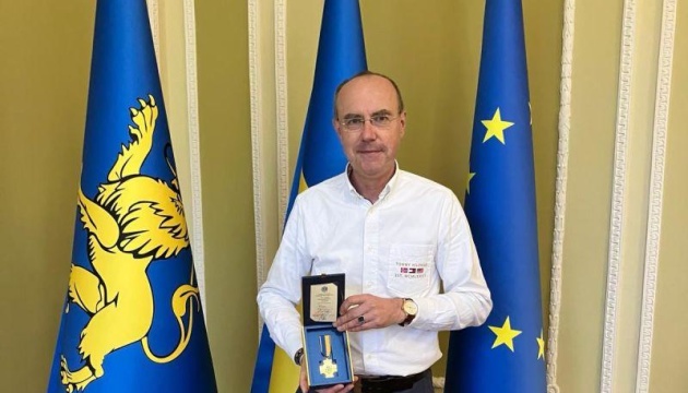 Почесного консула України в Нідерландах нагородили Львівською обласною радою за вагомий внесок у розвиток українсько-нідерландських відносин