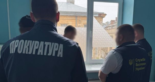 Скандал на Львівщині: лікар "торгував" інвалідністю за "подяку в доларах