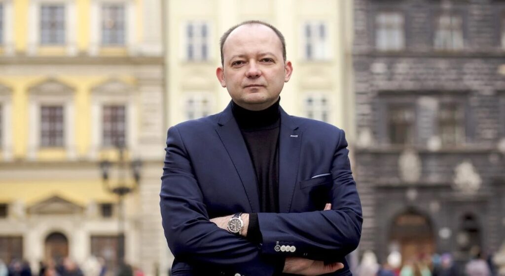 У Львові скандальний заступник Садового перегрівся на сонці: що спричинило резонанс у місті
