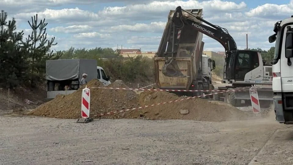 "У Львові з понеділка обмежать рух на ще одній ключовій вулиці: деталі перекриття для ремонтних робіт".