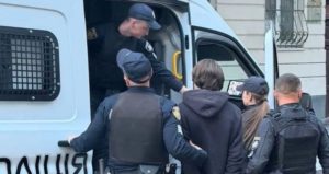 Жорстокий напад у Львові: Постояльця готелю побили, зламали ніс і пограбували