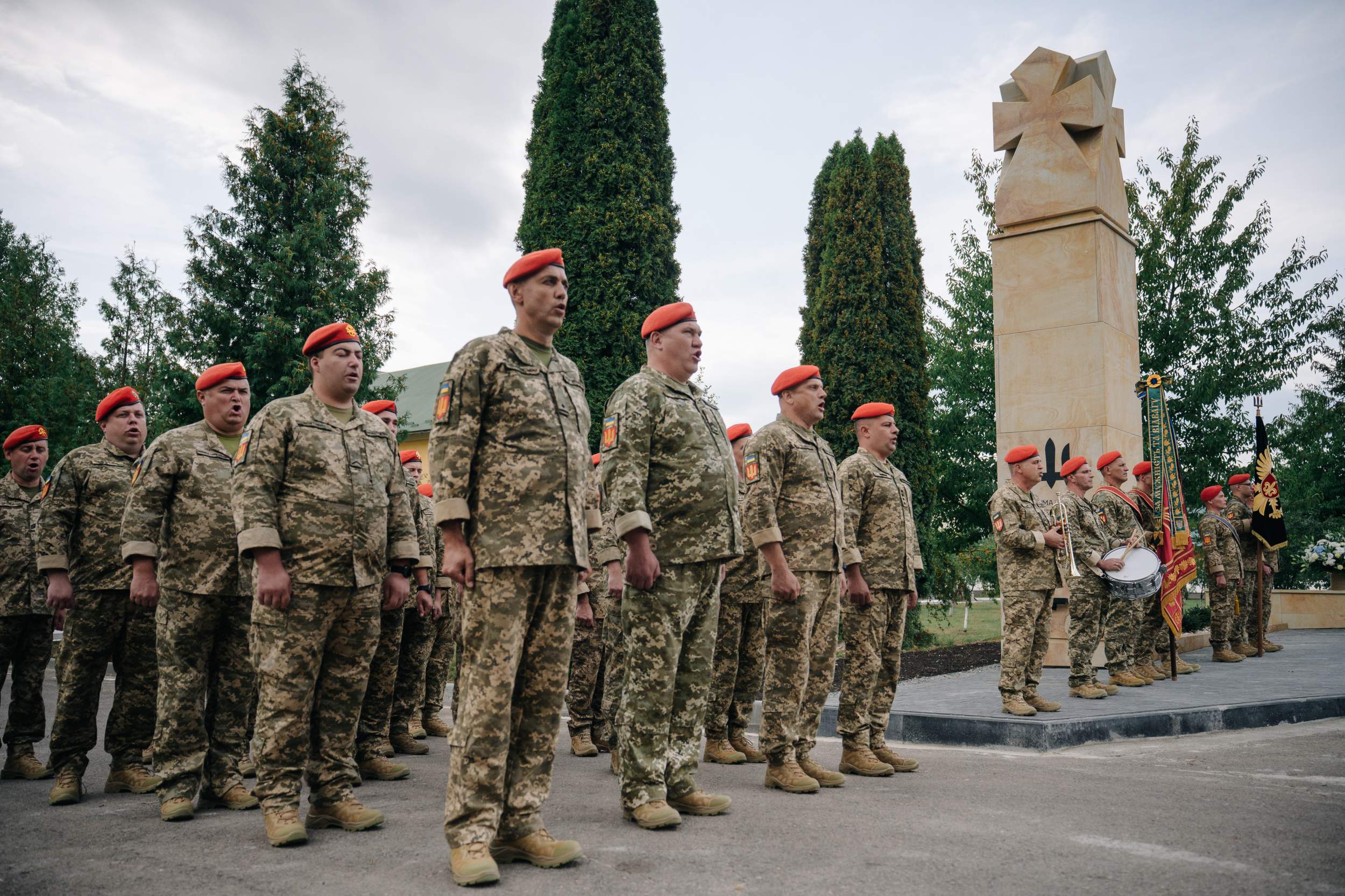 У Дрогобичі вшанували пам'ять героїв бригади «Чорний ліс»: новий меморіал встановлено на знак вічної пам'яті загиблих військових