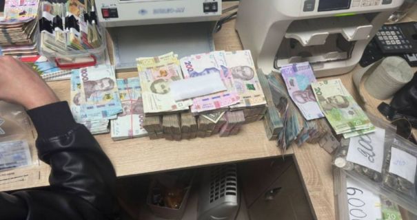 Львівщина: фейк-акаунти та злом рахунків – викрито мережу шахраїв