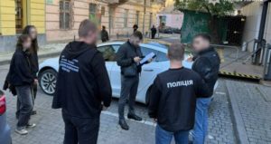 <p><strong>За 7 тисяч до Молдови: Львівщина викрила схему втечі. 145 символів.</strong></p>
